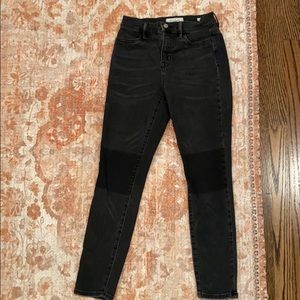 High-waisted black jean
